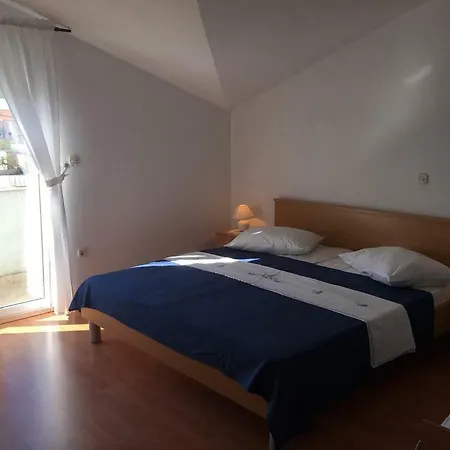 17855a Apartment *